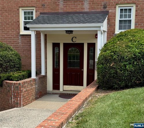 605 Grove St, Clifton, NJ, 07013-3849 | Card Image