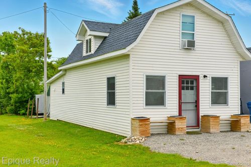 109 Norris St, Houghton Lake Heights, MI, 48630-5064 | Card Image
