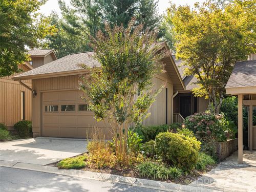 405 Wild Oak Ln, Hendersonville, NC, 28791-2902 | Card Image