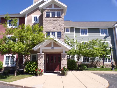 1246 Sunnyside Dr, Cadillac, MI, 49601-8725 | Card Image