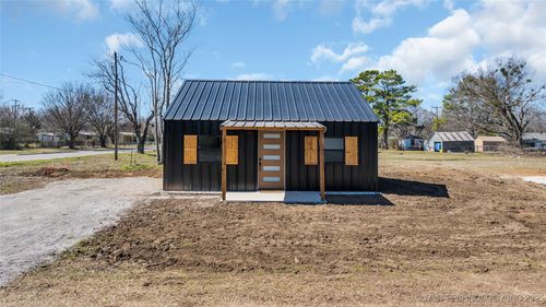 21 Sam Noble Pkwy, Ardmore, OK, 73401-6627 | Card Image