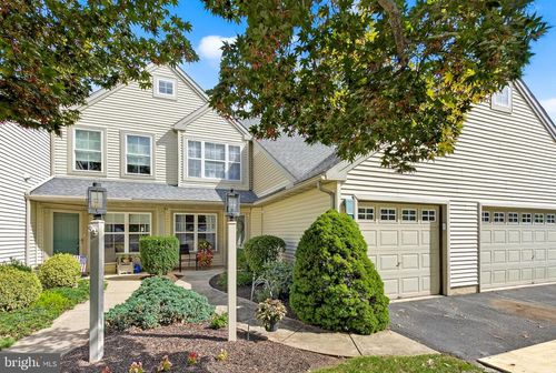 101 Hawk Valley Ln, DENVER, PA, 17517-9656 | Card Image