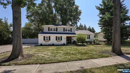 52 Camillo Dr, Wayne, NJ, 07470-2904 | Card Image