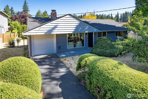 1924 Ne 130th Pl, Seattle, WA, 98125-4140 | Card Image