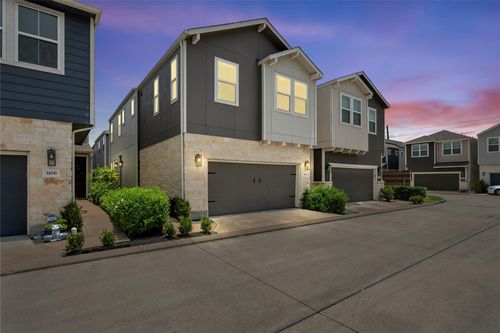 3104 Planters Peak Dr, Houston, TX, 77080-3208 | Card Image