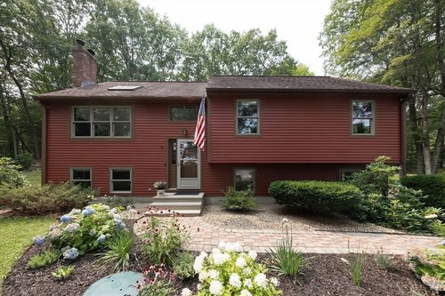 32 Lyford Rd, Spencer, MA, 01562-2618 | Card Image