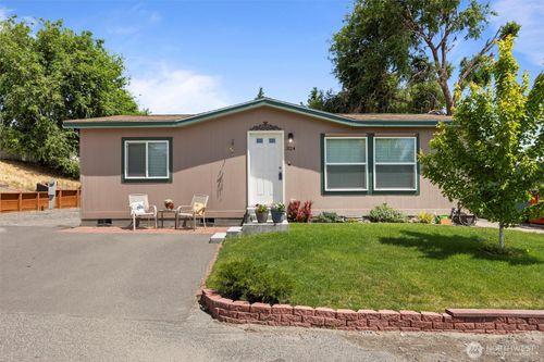 324 Mojave Ct, West Richland, WA, 99353-9261 | Card Image