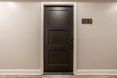 b-108 W Main St, Thorntown, IN, 46071-1128 | Card Image