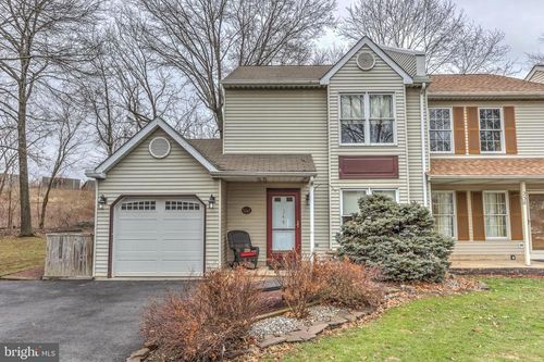 240 Green Valley Way, Chalfont, PA, 18914-2527 | Card Image