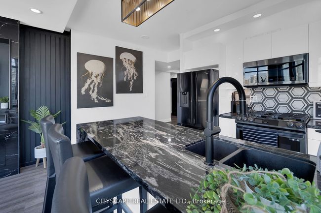 2308 - 3 Navy Wharf Crt, Condo with 3 bedrooms, 2 bathrooms and 1 parking in Toronto ON | Image 9
