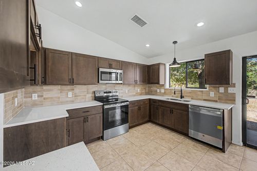 987 Gigi Ct, Rio Rico, AZ, 85648-2938 | Card Image