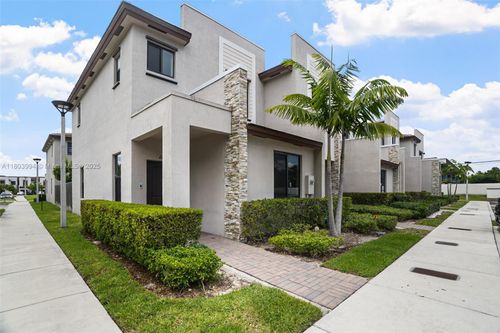 21408 Ne 2nd Path, Miami, FL, 33179-1004 | Card Image