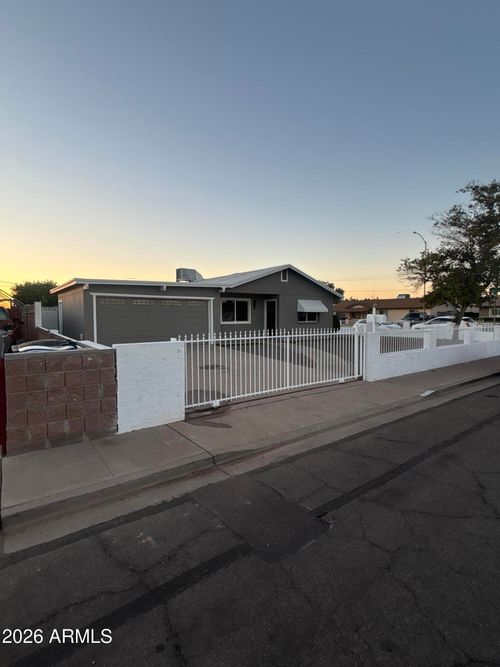 1320 S Pomeroy, Mesa, AZ, 85210-5352 | Card Image