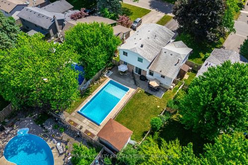 325 Kingsview Dr, Bolton, ON, L7E3X8 | Card Image