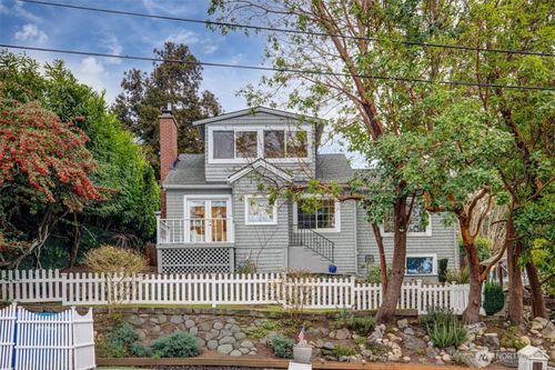 2726 50th Avenue Sw, Seattle, WA, 98116 | Card Image