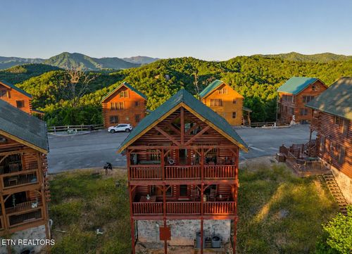 2819 White Oak Ridge Ln, Sevierville, TN, 37862-6164 | Card Image