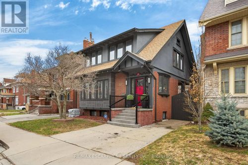 151 Holton Avenue S, Hamilton (St. Clair), ON, L8M2L6 | Card Image