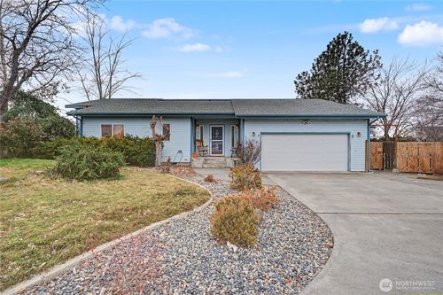 2238 S Crestmont Drive, Moses Lake, WA, 98837 | Card Image