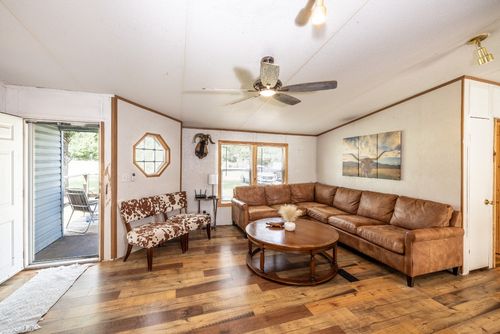 4771 County Road 228, Gonzales, TX, 78629-3358 | Card Image
