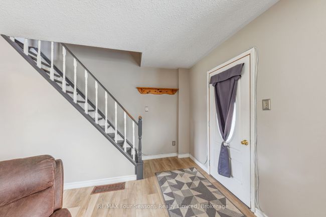 7146 Highway 26, House other with 4 bedrooms, 1 bathrooms and 2 parking in Clearview ON | Image 12