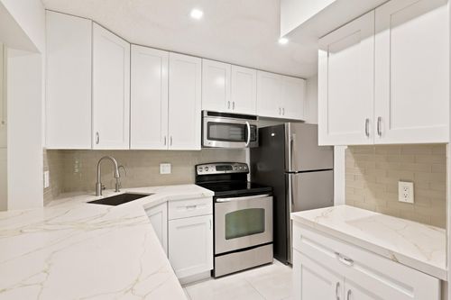 f2-609 Sea Pine Way, Greenacres, FL, 33415-8909 | Card Image