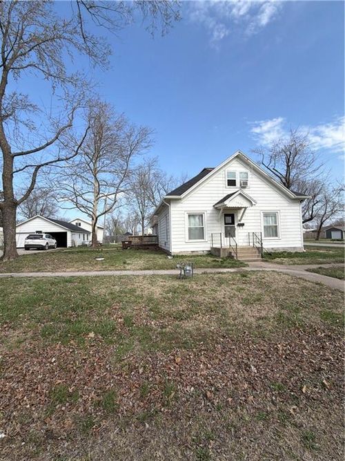 1222 Elm St, Humboldt, KS, 66748-1163 | Card Image