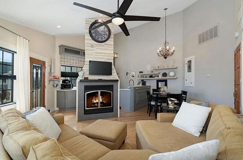213 Elm Ave, Imperial Beach, CA, 91932 | Card Image