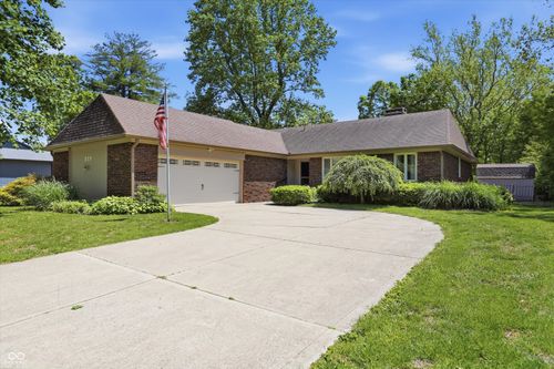 929 Briarwood Dr, Greenwood, IN, 46142-3714 | Card Image
