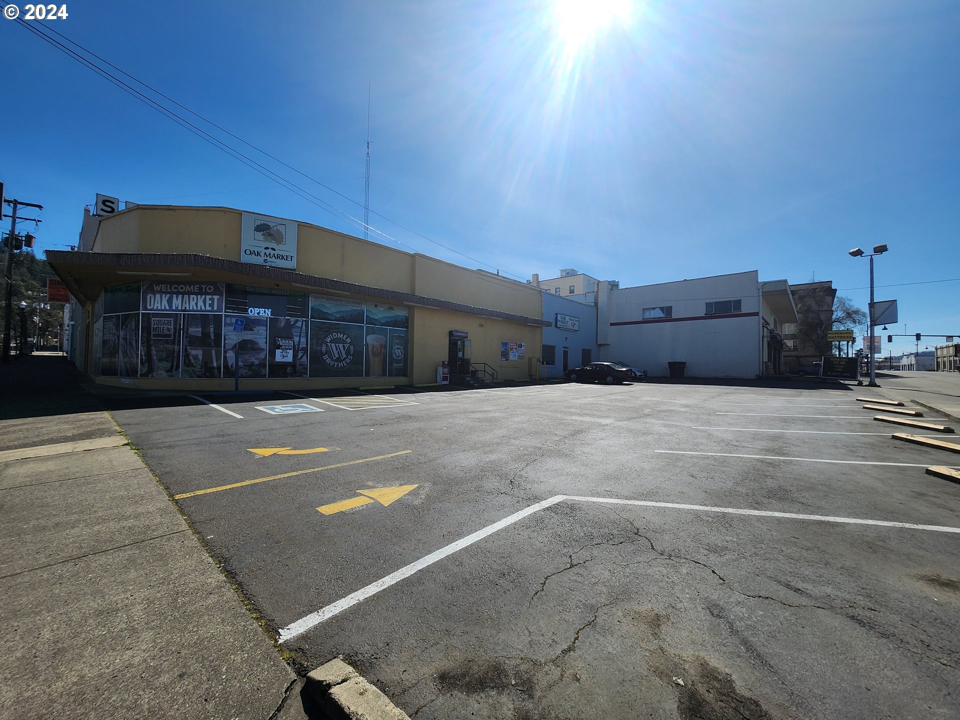 711 Se Oak Ave, Roseburg, OR 97470