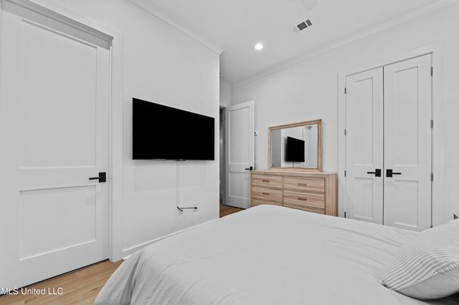 Downstairs Primary Bedroom | Image 11