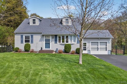 101 Broadmoor Dr, Camillus, NY, 13031-2401 | Card Image