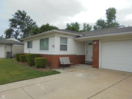 17996 Maybury Dr, Clinton Twp, MI, 48035-2482 | Card Image