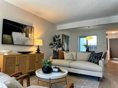 1369 8th Ave W, Vancouver, BC, V6H3W4 | Card Image
