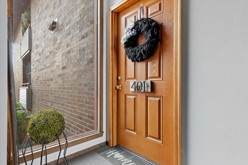 7931 S 68th St, Franklin, WI, 53132-9227 | Card Image