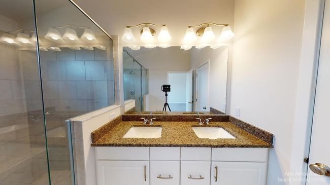 2704 S Spurway Dr, Condo with 4 bedrooms, 4 bathrooms and null parking in Ann Arbor MI | Image 19
