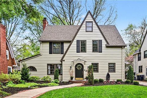 419 W 70th Ter, Kansas City, MO, 64113-2052 | Card Image