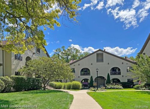 42-42160 Woodward Ave, Bloomfield Hills, MI, 48304-5159 | Card Image