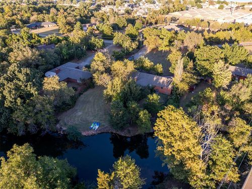 9405 Silver Lake Dr, Oklahoma City, OK, 73162-7526 | Card Image