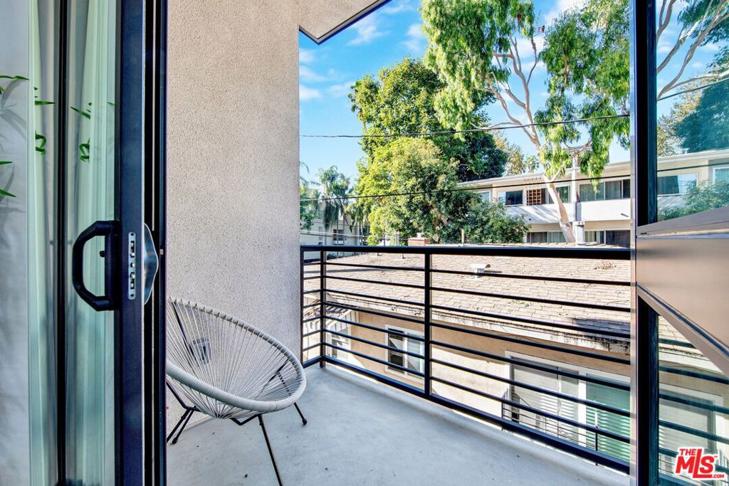 Residential Lease in Los Angeles 4
