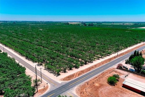 3916 Lincoln Blvd, Livingston, CA, 95334-9633 | Card Image