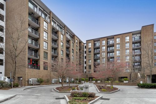 apt-219-200 Manufacturers Rd, Chattanooga, TN, 37405-5002 | Card Image