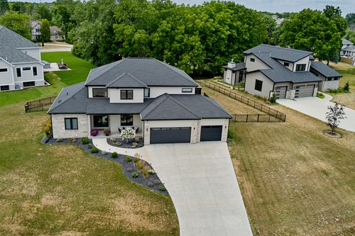 13680 W Upland Ridge Ct, New Berlin, WI, 53146 | Card Image