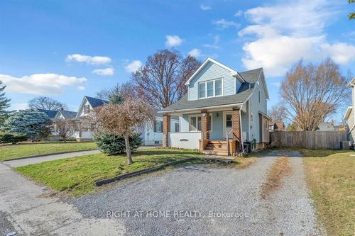 6367 Culp St, Niagara Falls, ON, L2G2C2 | Card Image
