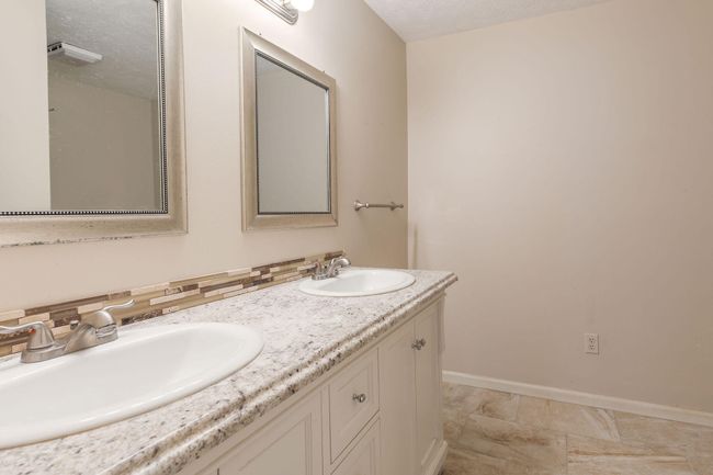 Double Vanity | Image 32