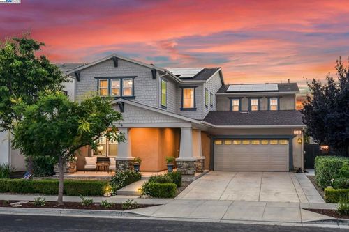 2305 Augusta Ave, Tracy, CA, 95377-8427 | Card Image