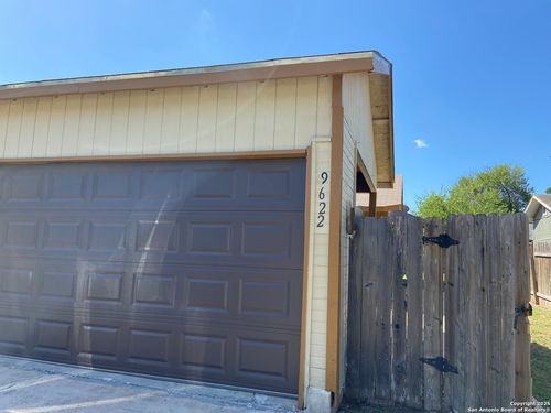 9622 Vale, San Antonio, TX, 78245-1540 | Card Image