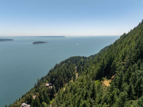 738 Channelview Drive, Bowen Island, BC, V0N1G1 | Card Image