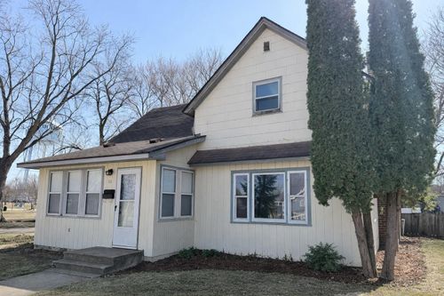 46 2nd St Ne, Madelia, MN, 56062-1416 | Card Image