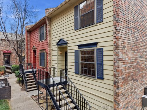 215-215 W 18th St, Tulsa, OK, 74119-5003 | Card Image