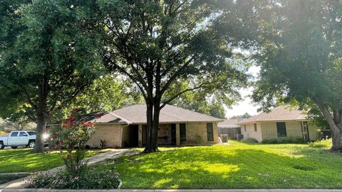 200 Maple Ln, Stephenville, TX, 76401-2228 | Card Image